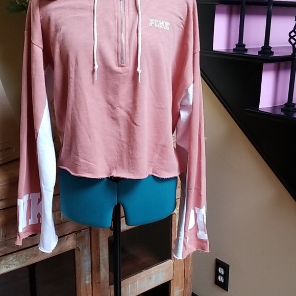 New PINK VS Hooded Crop Pullover - SZ L - Picture 3 of 8